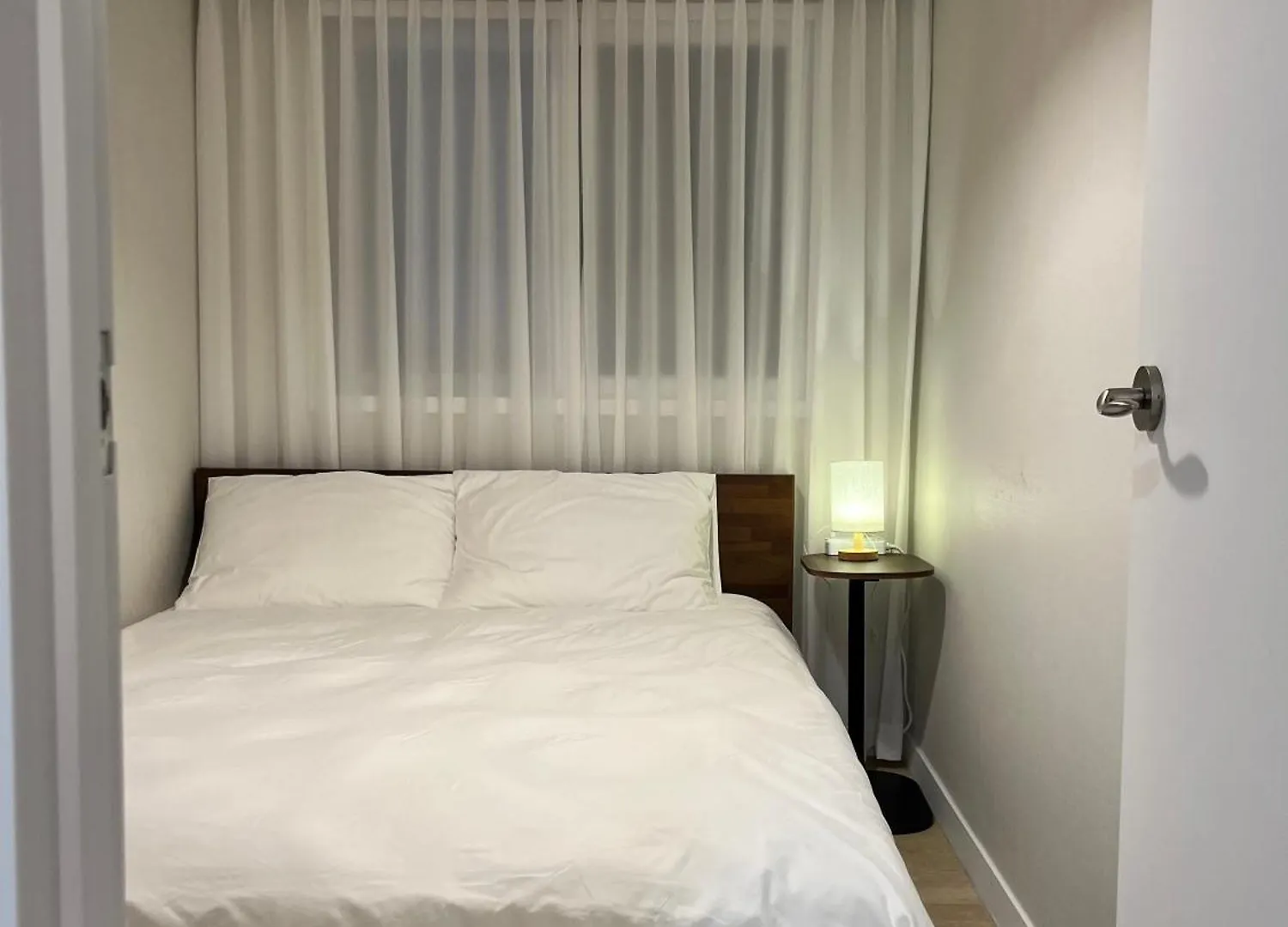 Complace Y Seoul