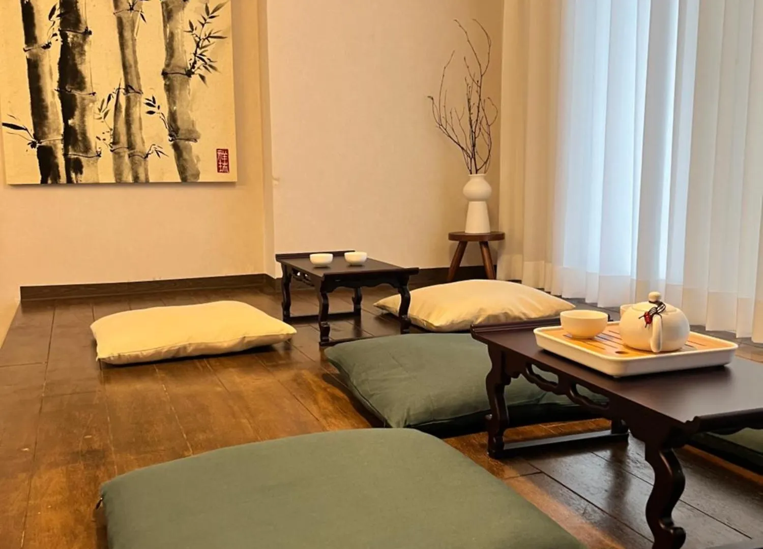 Complace Y Seoul